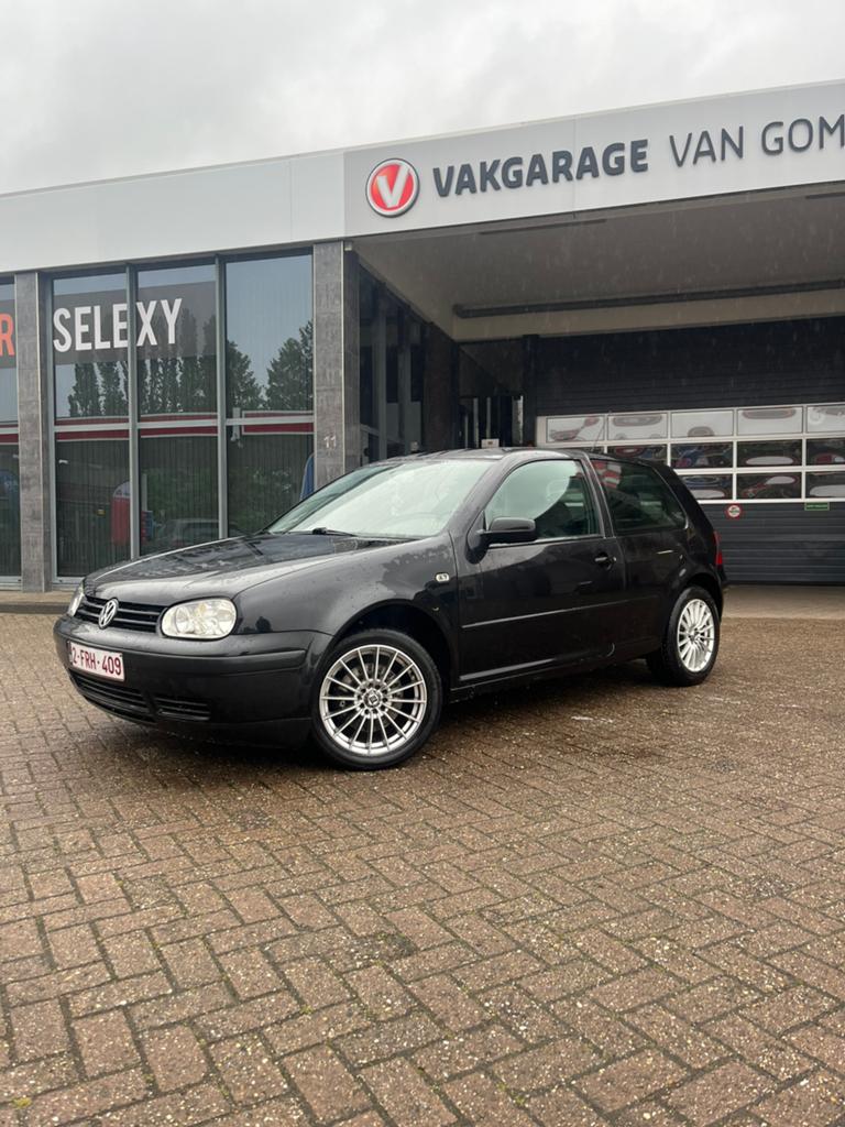 Golf 4 1.9tdi, Auto's, Volkswagen, Particulier, Golf, Apple Carplay, Diesel, Euro 3, 3 deurs, Handgeschakeld, Zwart, Zwart, Stof