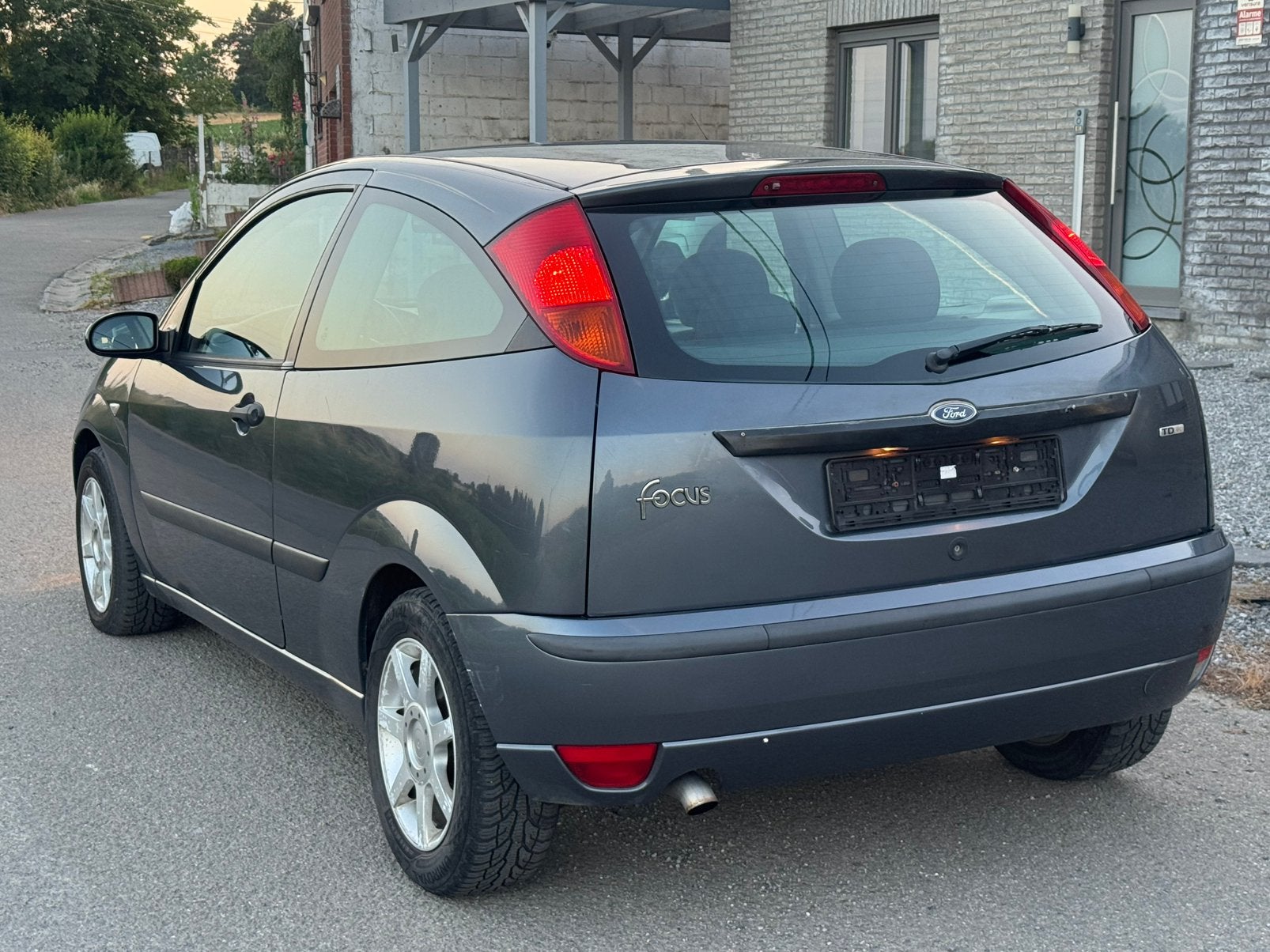 Ford focus 1.8DCi 2004 Clim Petit Prix Ct ok Feuille rose Ok, Auto's, Focus, Stof, Zwart, Electronic Stability Program (ESP)