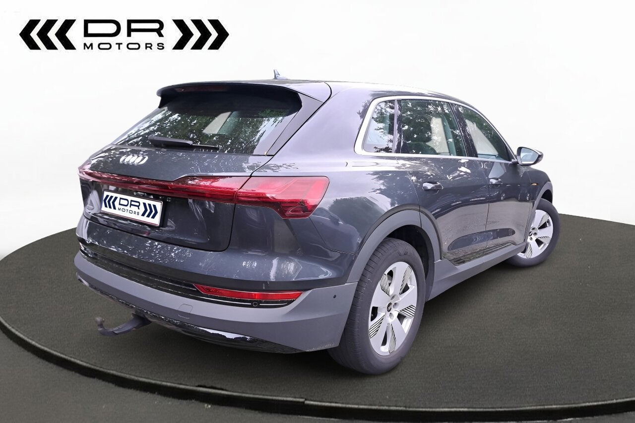 Audi e-tron 55 Quattro Attractive - LEDER - TREKHAAK, Autos, 0 kg, Argent ou Gris, 408 ch, 0 kg