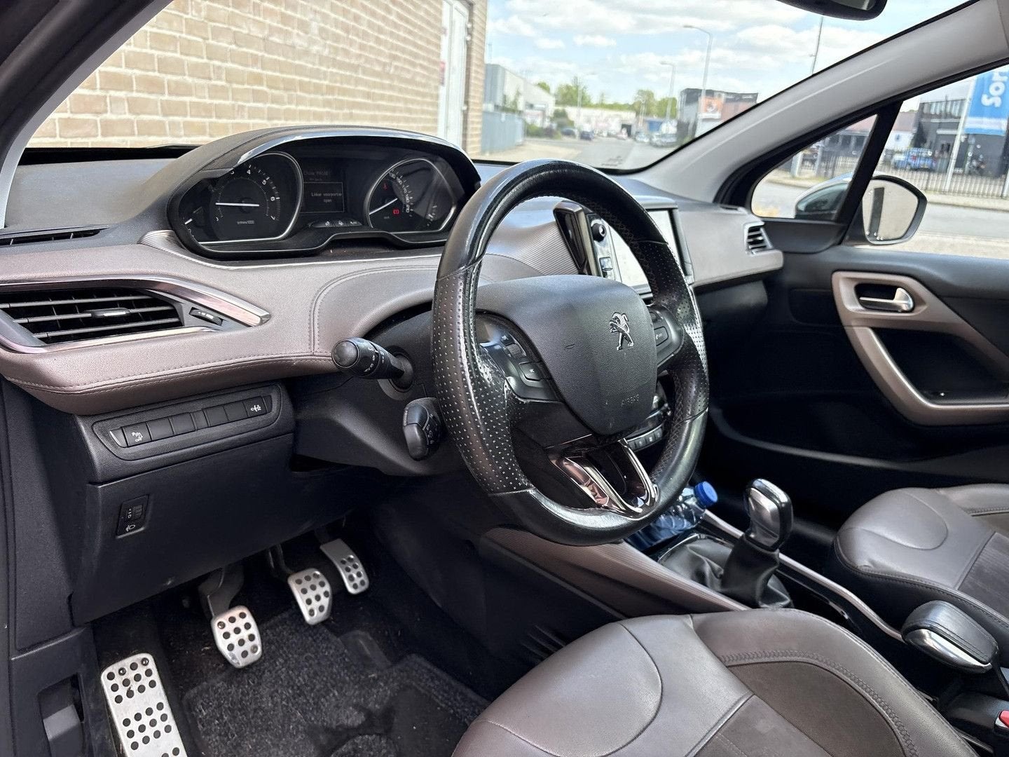 Peugeot 2008 1.6 VTi Féline | Pano | Trekhaak | Cruise | Cli, 135 g/km, Handgeschakeld, SUV of Terreinwagen, Zilver of Grijs