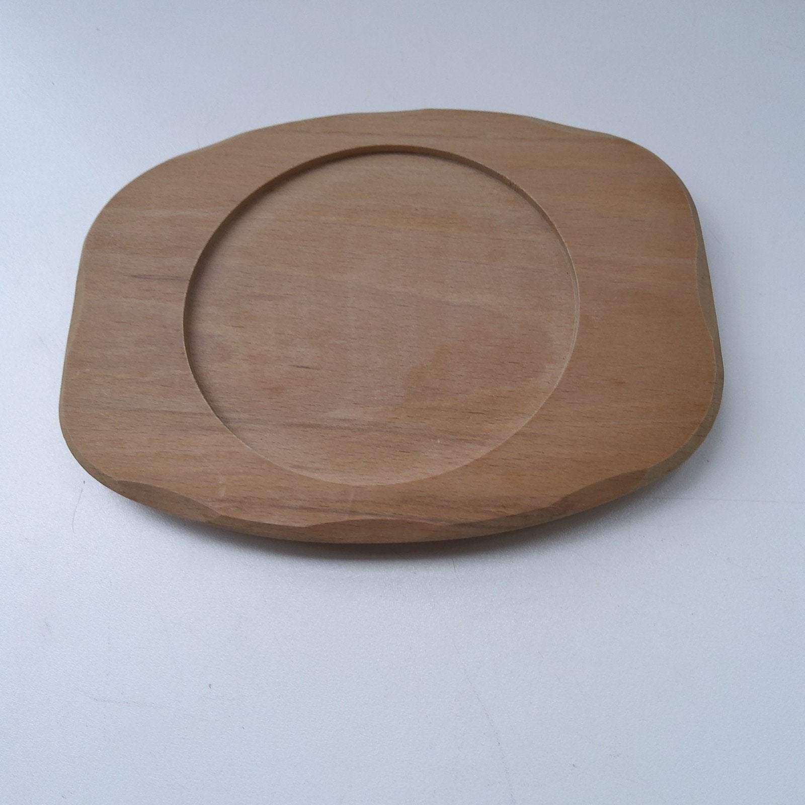 4 houten serveerplanken met ronde uitsparing. 20 x 15 cm, Gebruikt, Serveerplank, Ophalen of Verzenden, Afgeronde hoeken