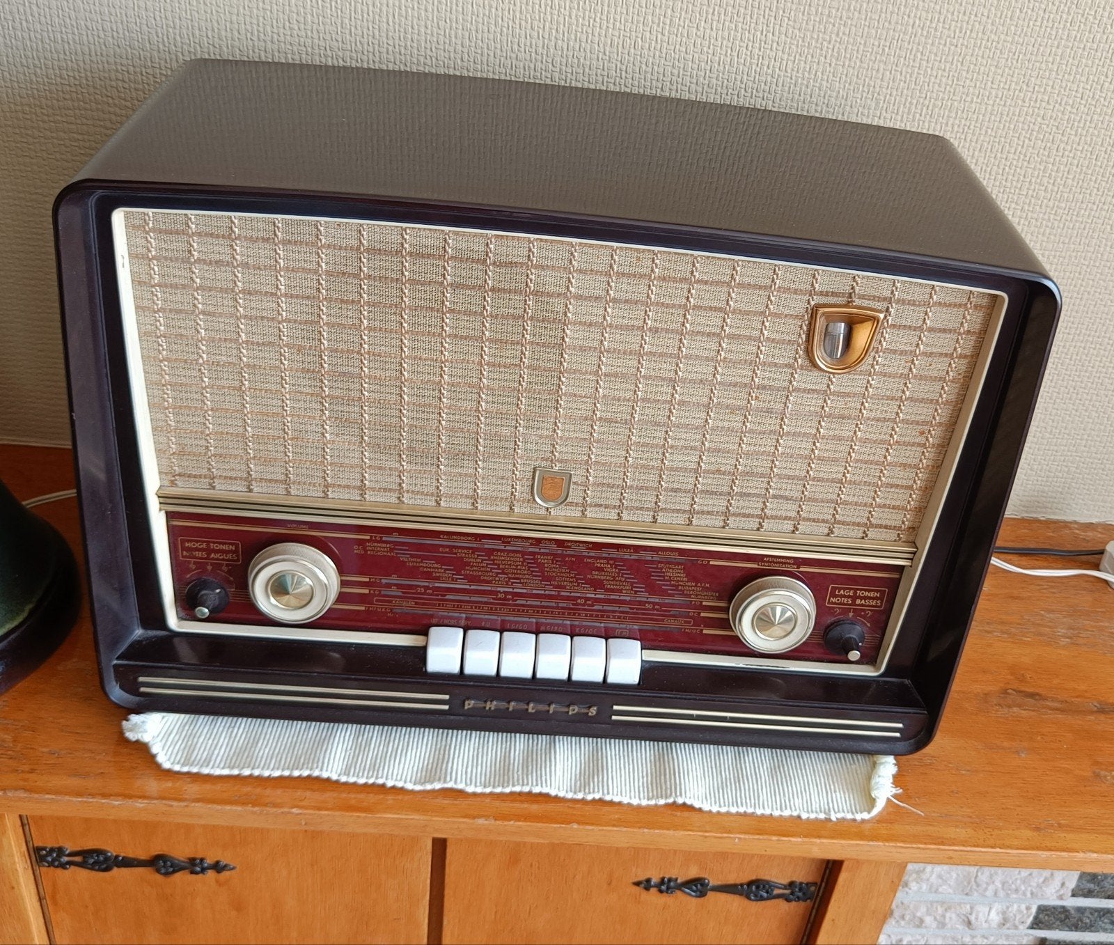 Philips oude radio
Volumeknop werk niet goed, Ophalen
