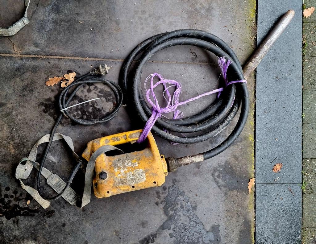 Beton trilnaald machine in werk goed staat., Doe-het-zelf en Bouw, Ophalen