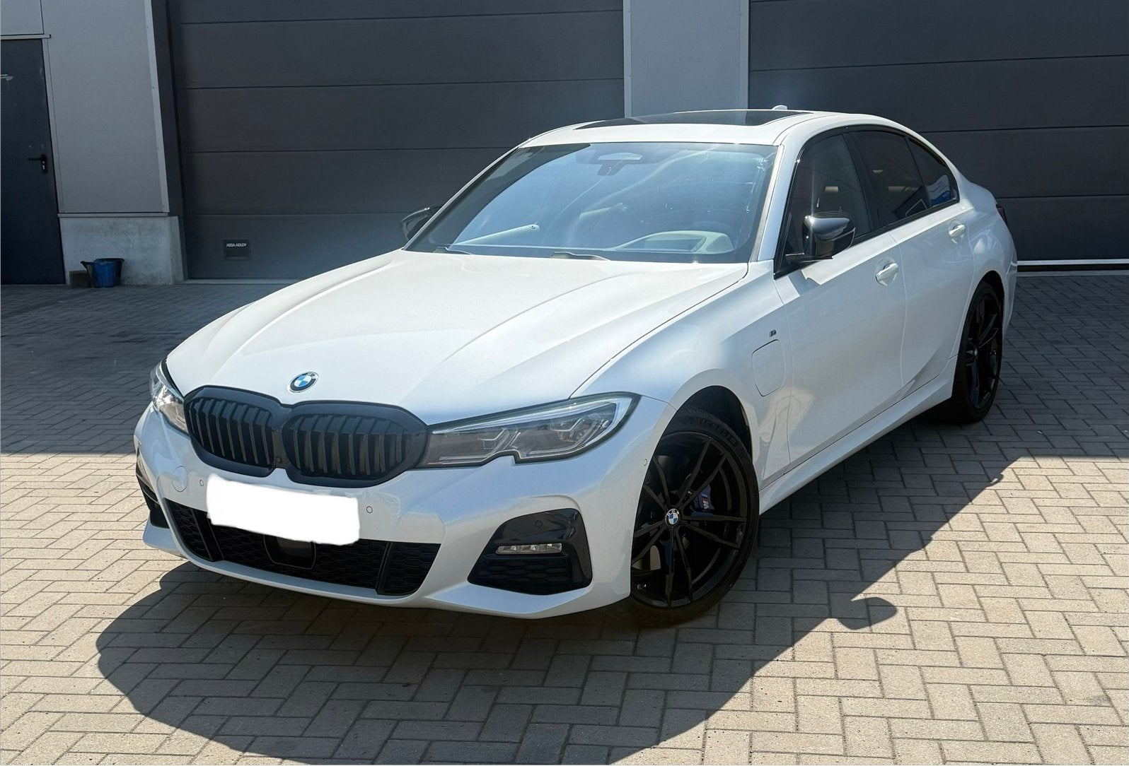 BMW 330e xDrive Garantie Full |FionaRed |Laser|H&K|HUD| Pano, Automaat, Lichtsensor, 42 g/km, Euro 6