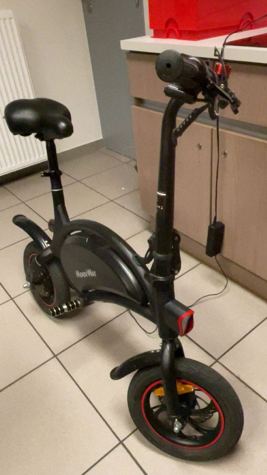 Goede staap batterij ook nog goed zatel klein beetje kapot, Ophalen of Verzenden, Gebruikt