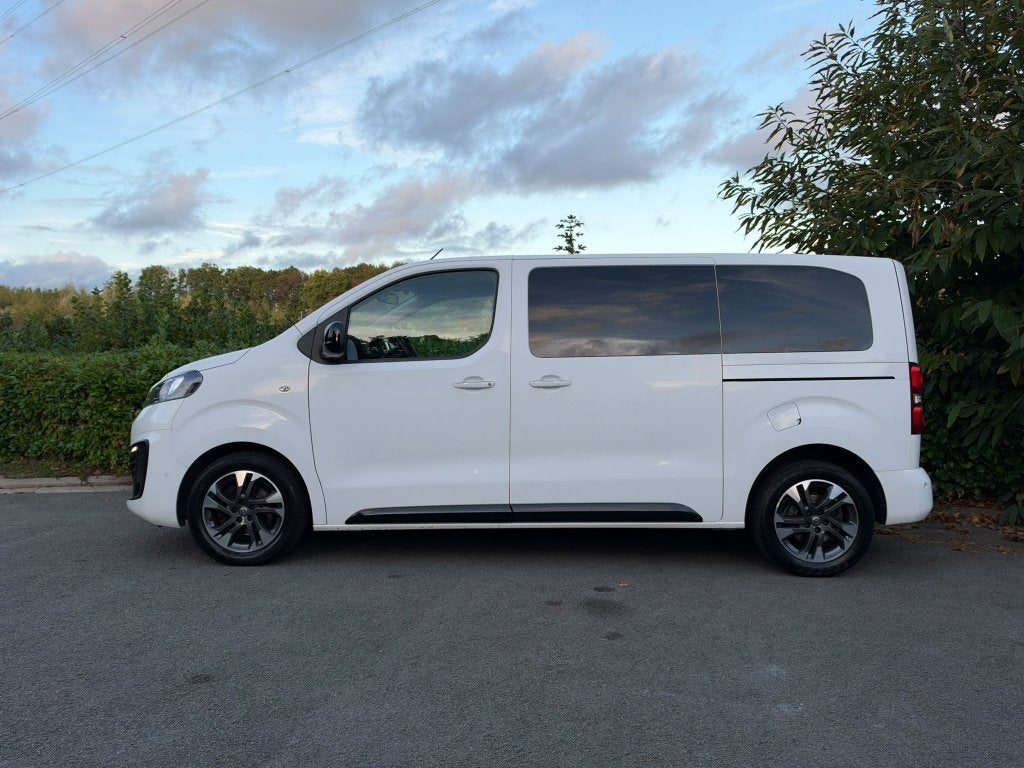 Opel Zafira Life 2.0 D–1er Prop–Chauffants&Massants -CarPlay, Autos, 8 places, 6 portes, Entreprise, Entretenue par le concessionnaire
