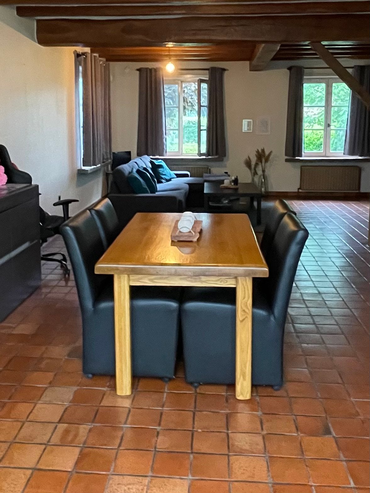6 lederen eetkamerstoelen met wieltjes, Huis en Inrichting, Stoelen, Ophalen, Zo goed als nieuw