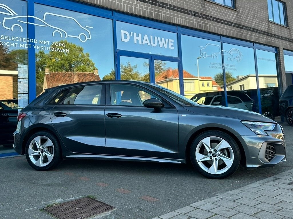 Audi A3 Sportback 35 TFSI S Line, Autos, Argent ou Gris, Achat, Entreprise, Entretenue par le concessionnaire