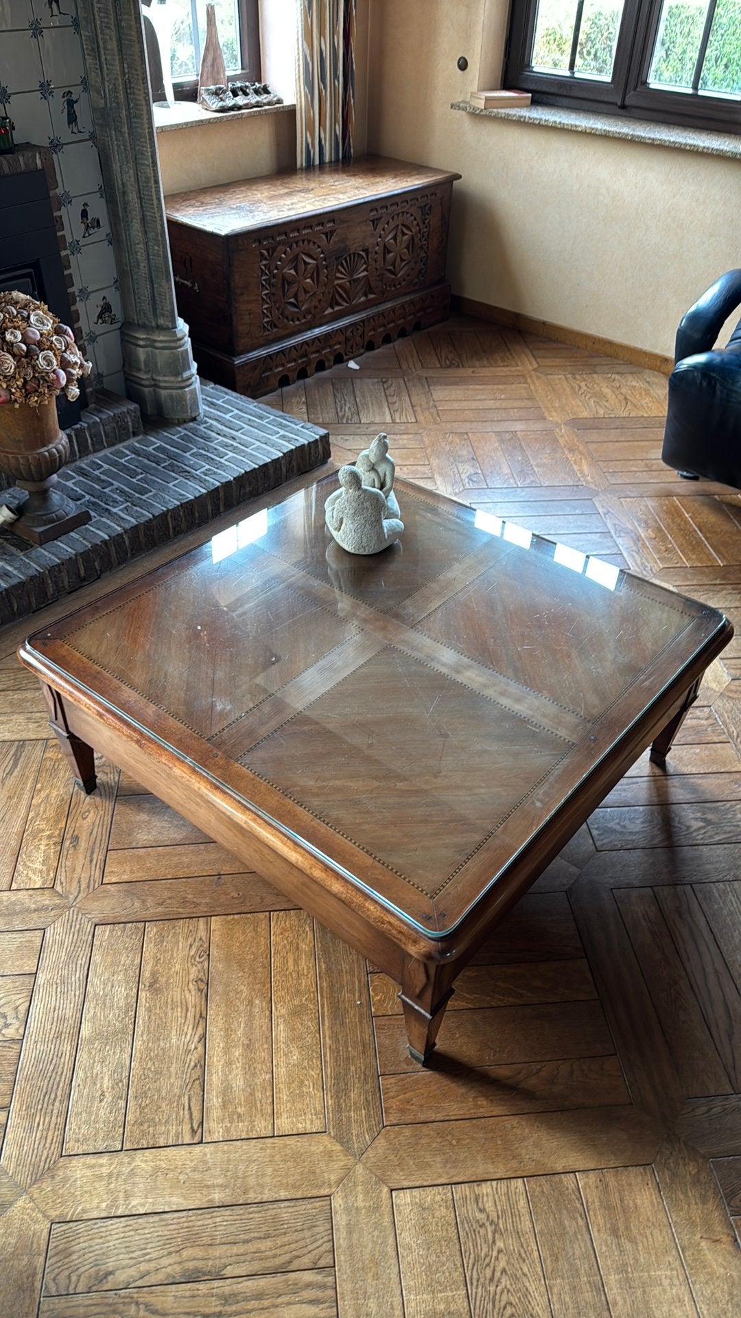 Table basse  cérisier avec verre trempé, Maison & Meubles, Enlèvement, Comme neuf