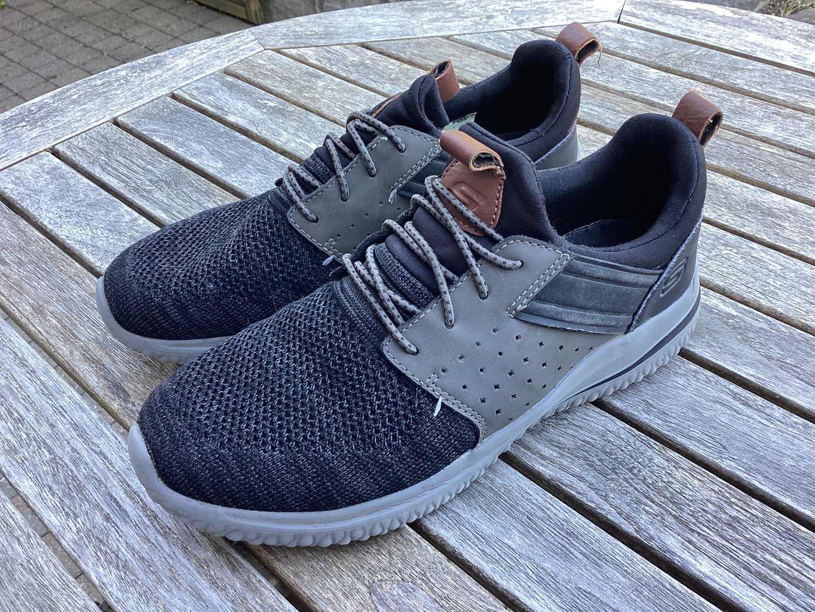 Chaussures Skechers p.40. Gogamet-Arch, Vêtements | Hommes, Chaussures, Enlèvement ou Envoi, Comme neuf, Baskets, Noir