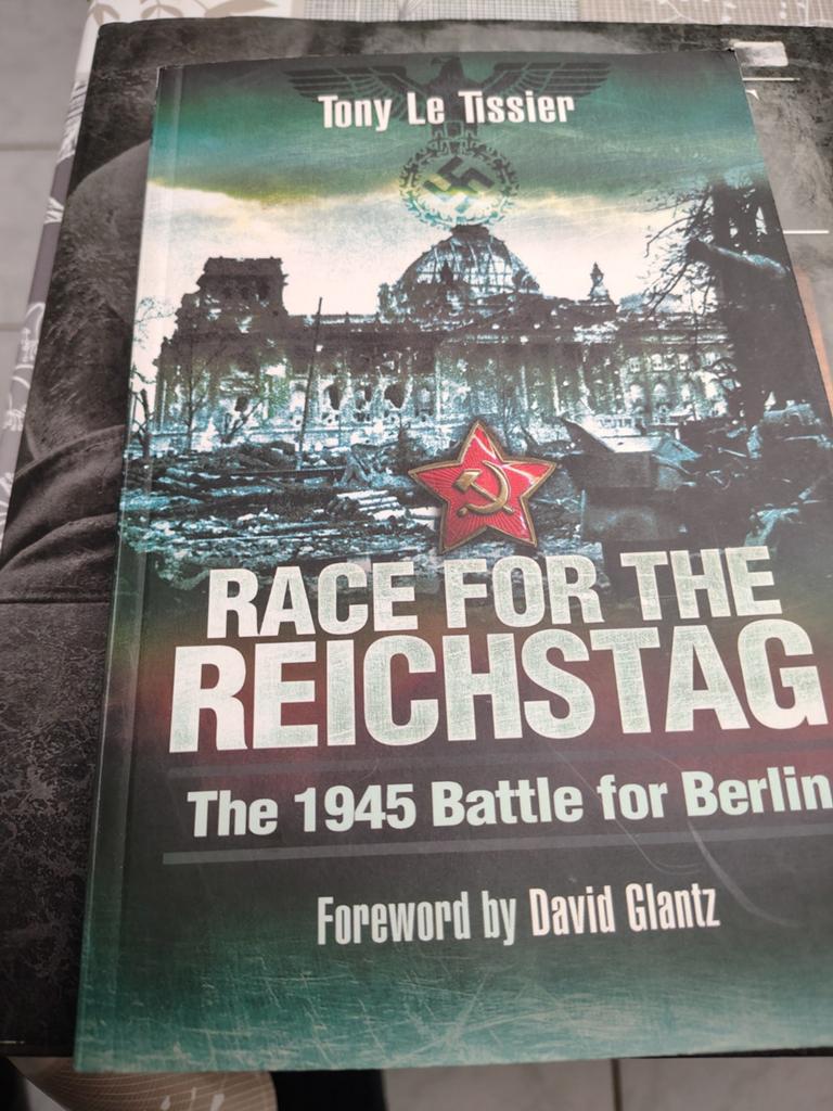 Race for the Reichstag, Boeken, Oorlog en Militair, Ophalen of Verzenden, Tweede Wereldoorlog