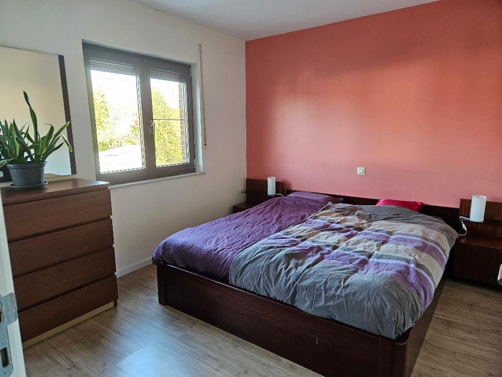 Slaapkamer bed, nachtkastjes en ladekast, Ophalen, Gebruikt