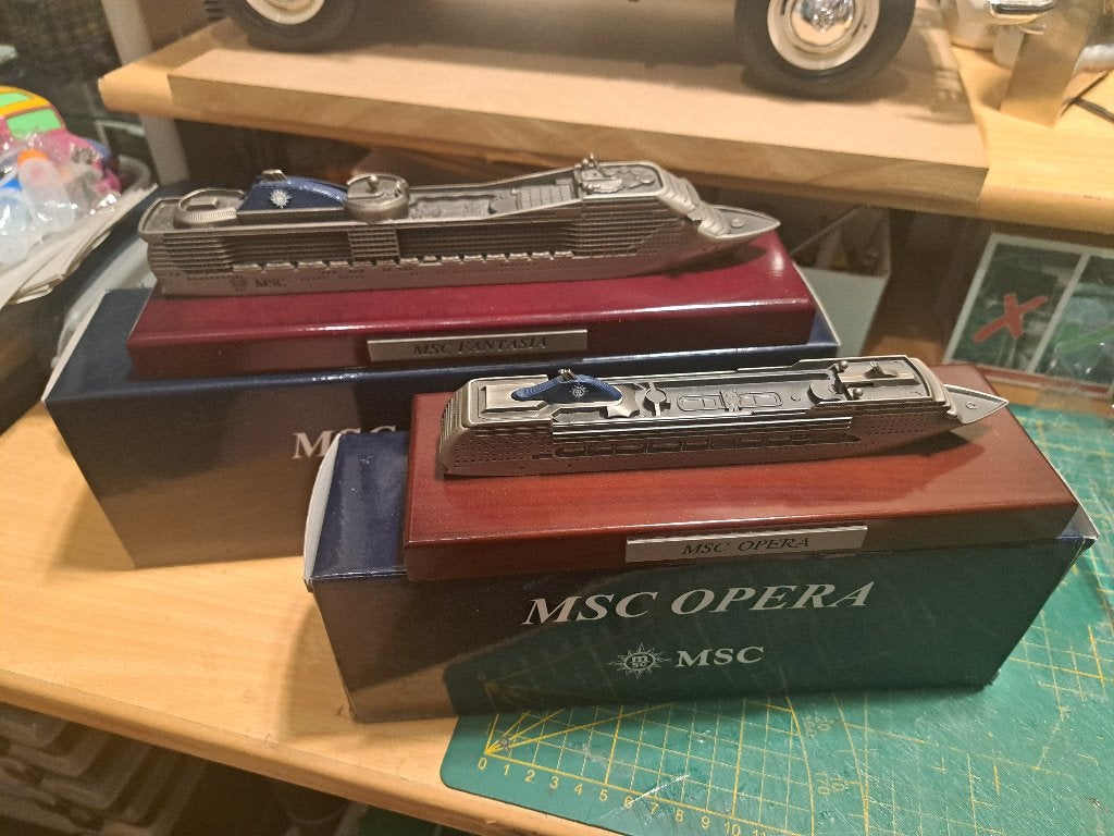 2 X MSC Cruiseboot modellen, Hobby & Loisirs créatifs, Enlèvement ou Envoi