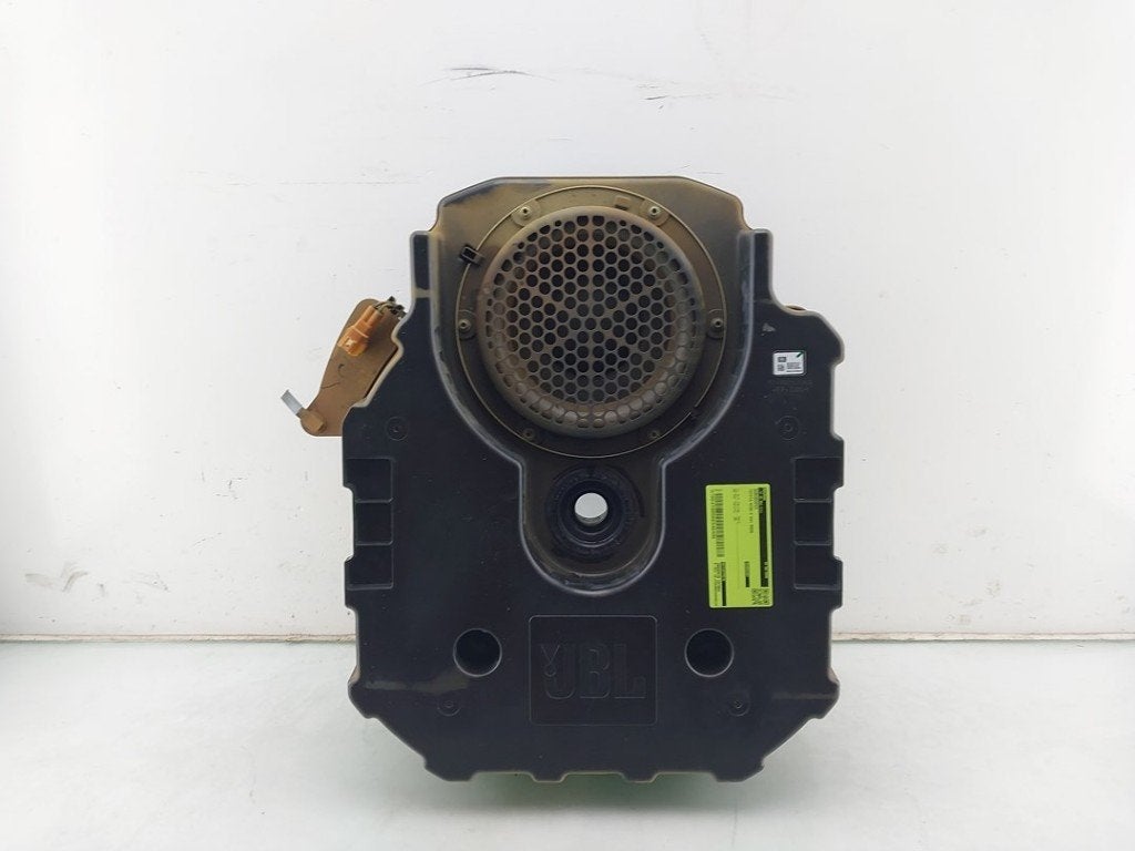 SUBWOOFER Toyota Aygo X (01-2021/-) (|86150YP010|), Dhr. J. Ham, Administratie@autoham.nl, Toyota, Utilisé