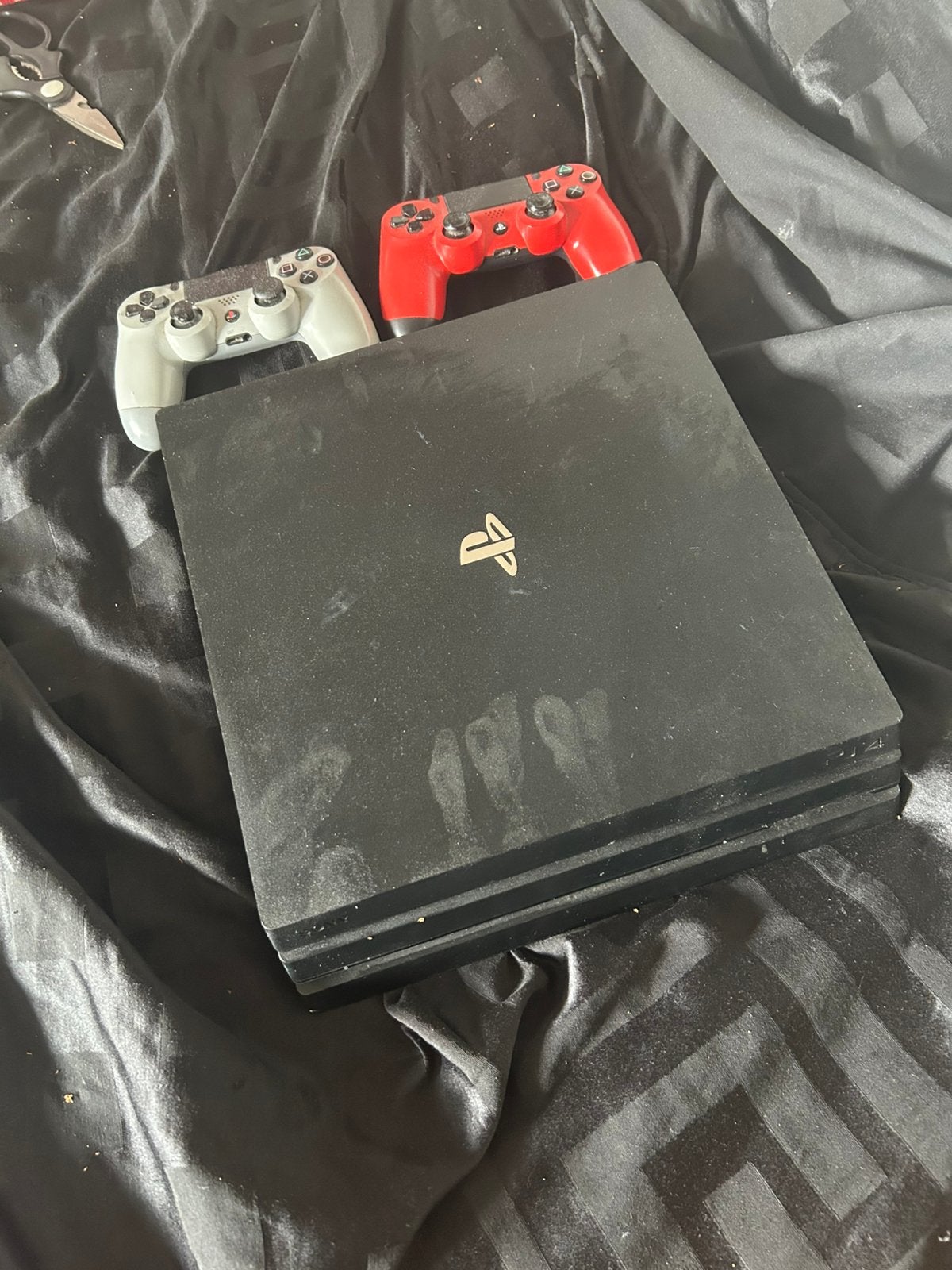 Playstation 4 pro met 2 controllers, Games en Spelcomputers, Ophalen, Met games, Met 2 controllers, Zo goed als nieuw