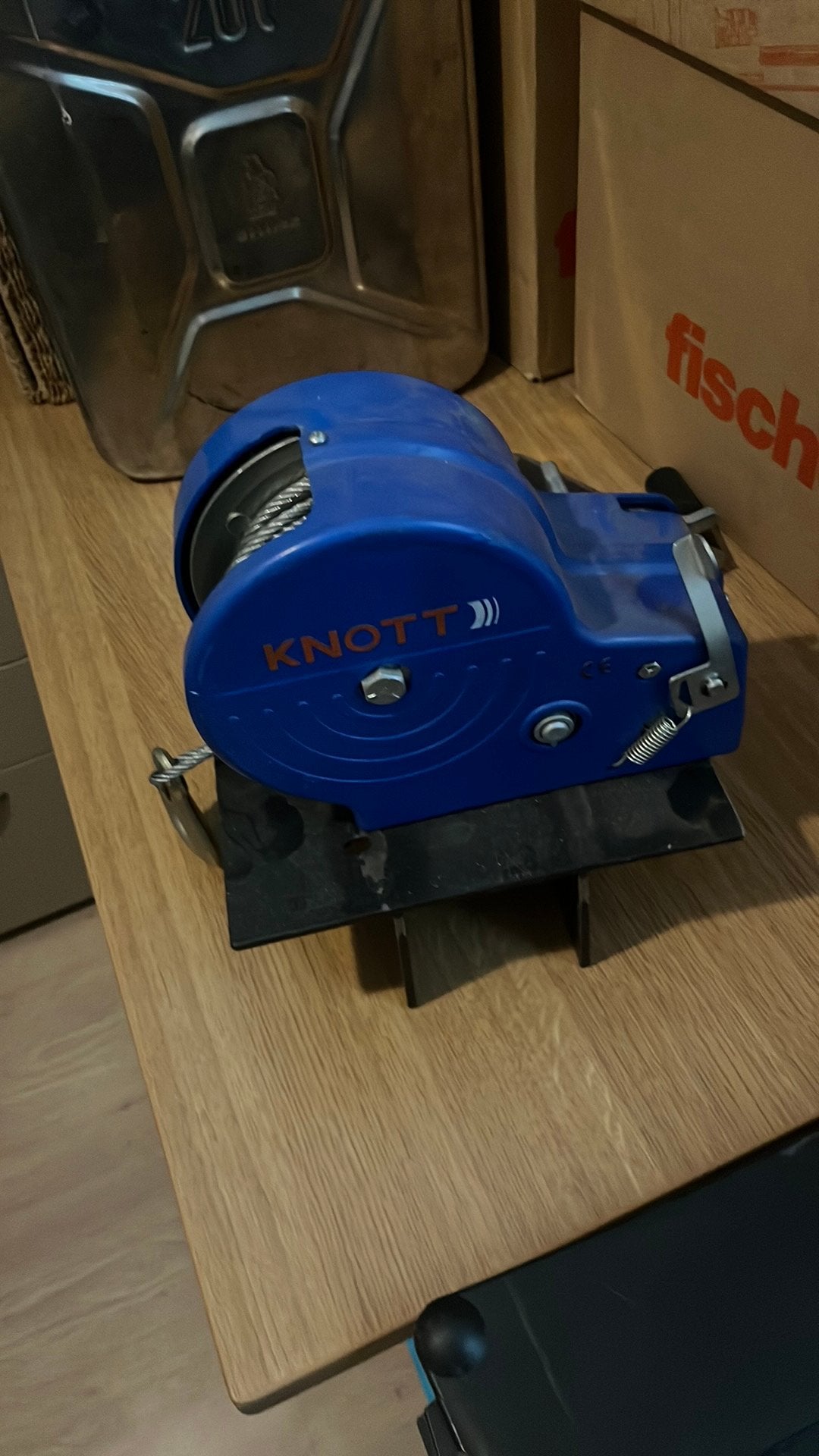 Knott takel, Enlèvement, Comme neuf