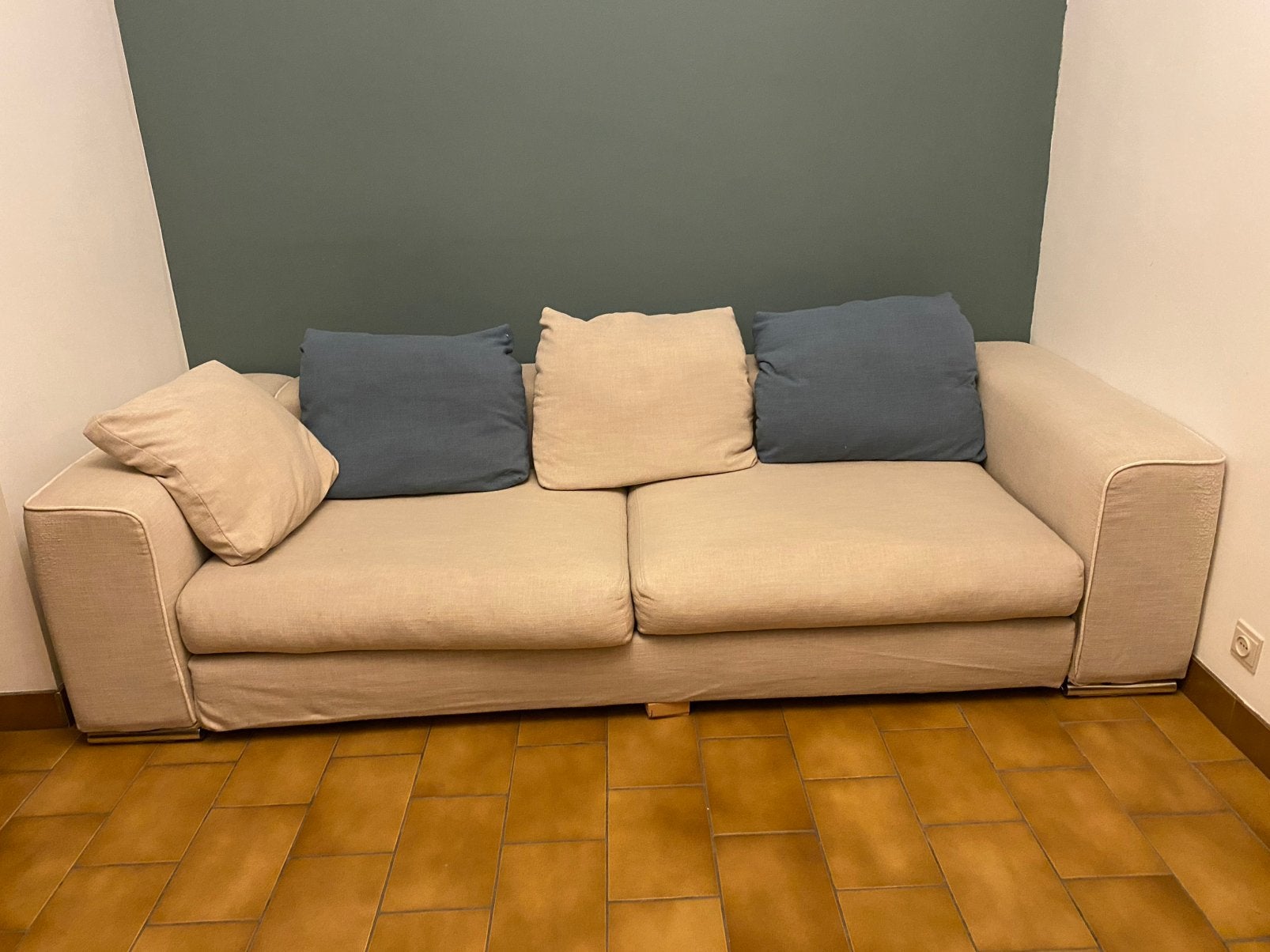 GRATIS! Ruime, comfortabele 3-zits zetel – Beige/Blauw, Huis en Inrichting, Ophalen, Gebruikt, 100 tot 125 cm, Driepersoons