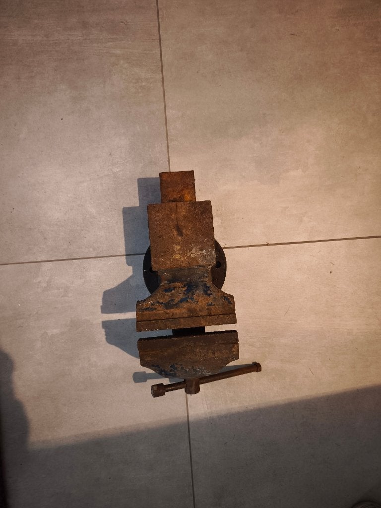 Etau, Bricolage & Construction, Enlèvement, Utilisé, Étau