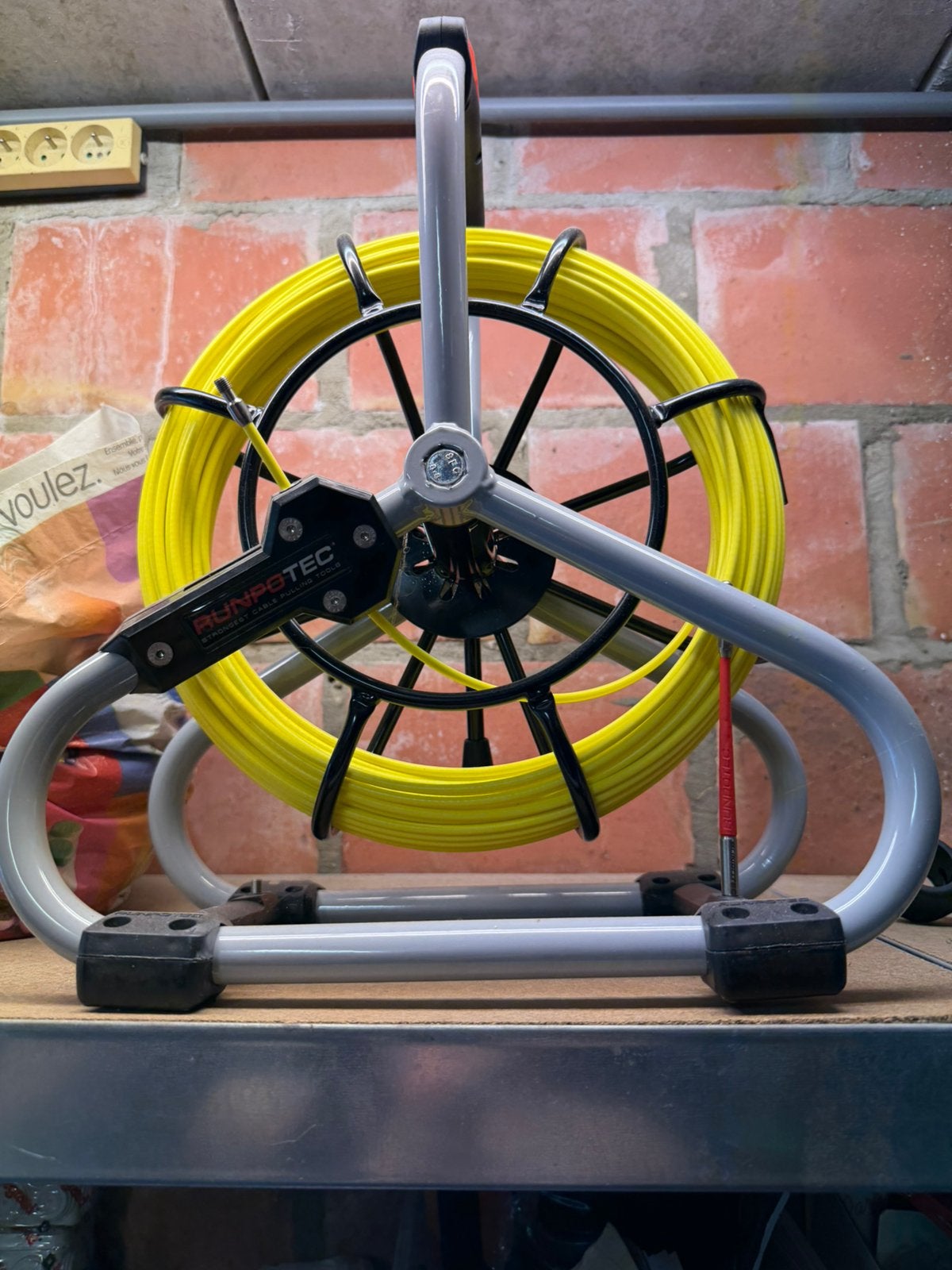 Trekveer glasvezel 50M met oprolsysteem, Ophalen