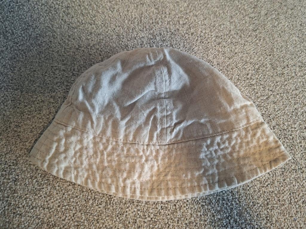 Neutraal beige baby zonnehoedje / bucket hat, Ophalen, Jongetje of Meisje, Hoed, Zo goed als nieuw