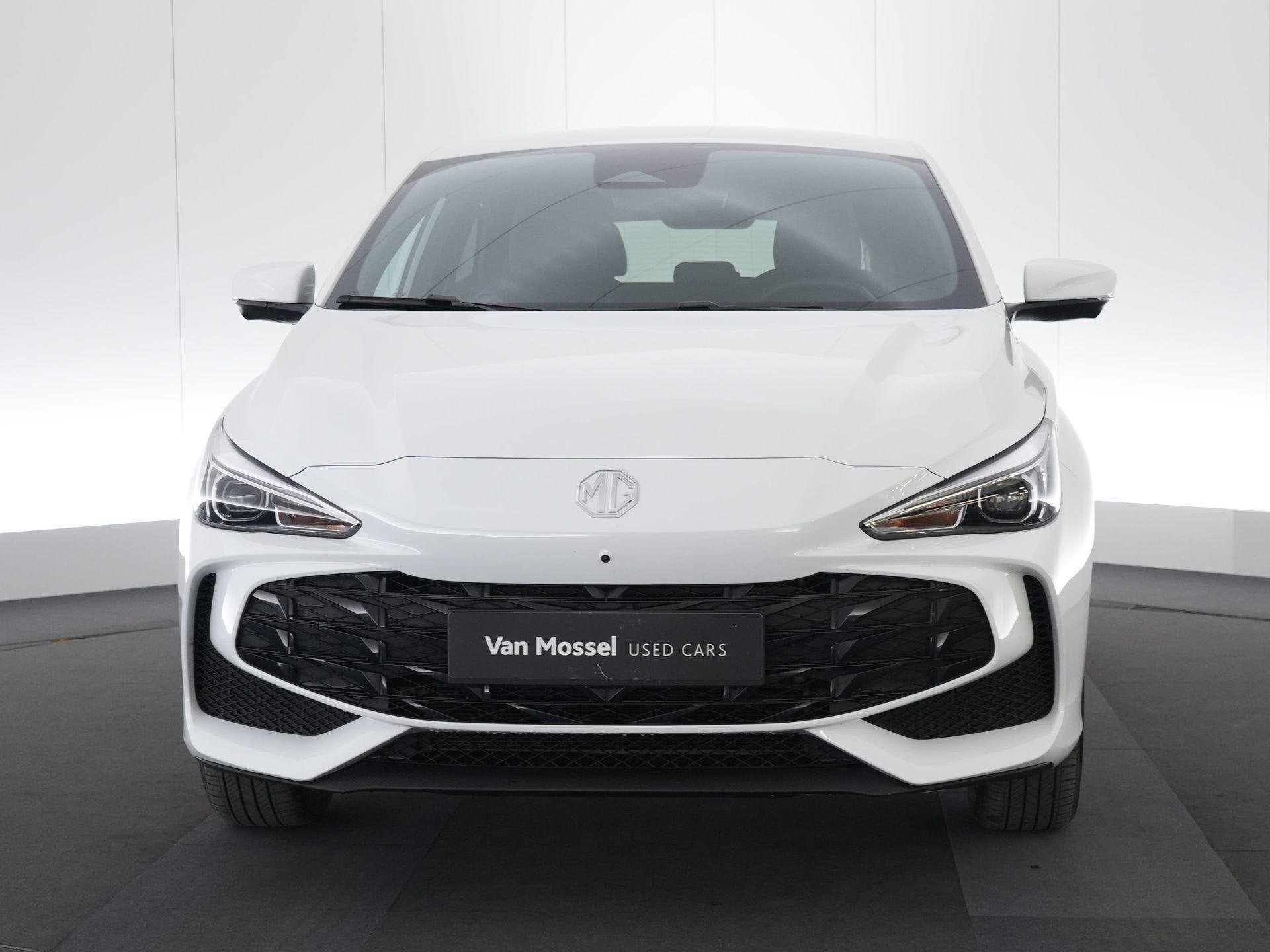 MG MG3 Hybrid+ Luxury, Auto's, MG, Stof, https://public.car-pass.be/vhr/d11f540c-3210-4f29-8771-6cc0be49cf57, 4 cilinders, Bedrijf