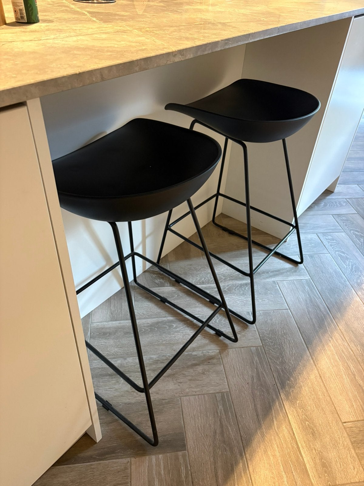 2 barstoelen keukeneiland, Huis en Inrichting, Barkrukken, Ophalen, Zo goed als nieuw
