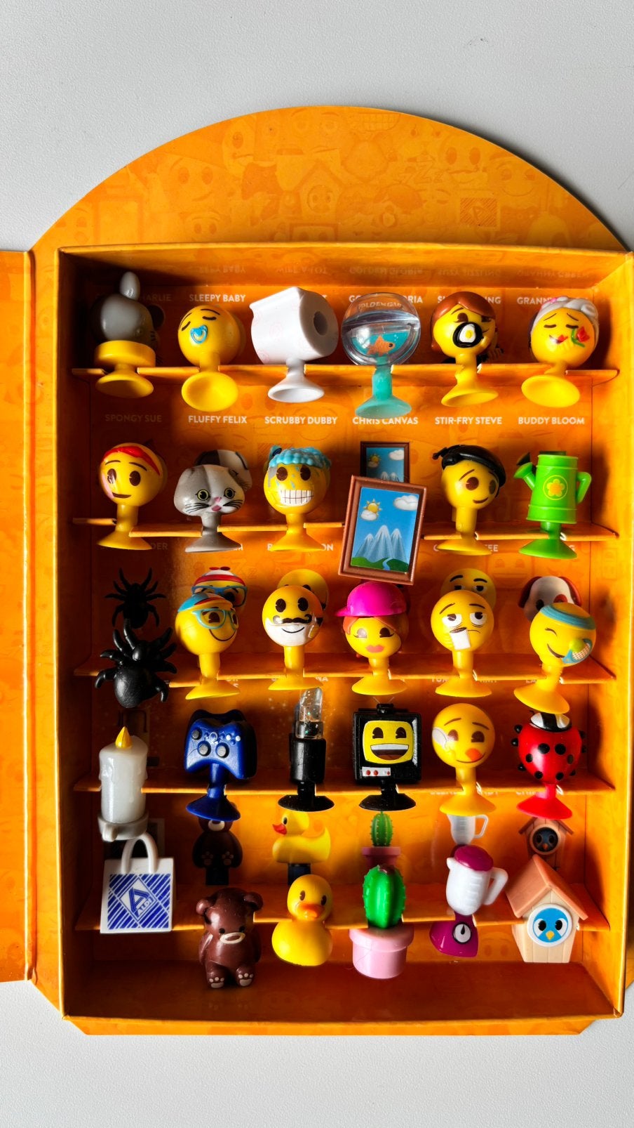 Emojis (complete verzameling) 30 stuks/doosje ( 2024 & 2025), Ophalen