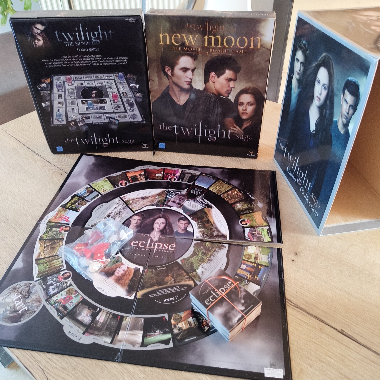 The Twilight Saga Game Collection – Complete Bordspel, Hobby en Vrije tijd, Ophalen, Zo goed als nieuw