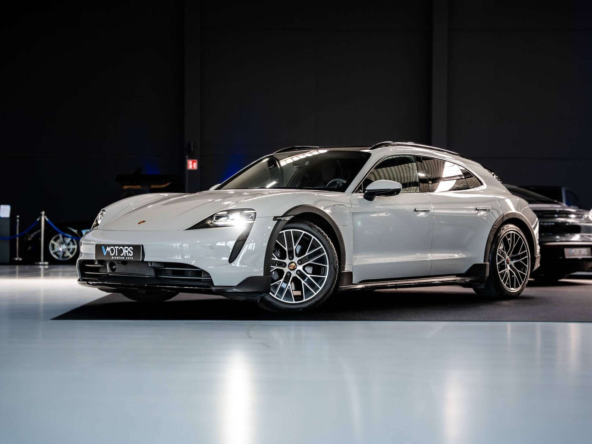 Porsche Taycan 4 Cross Turismo - Performance Battery Plus -, Autos, Porsche, Cuir, Argent ou Gris, 381 ch, Entreprise