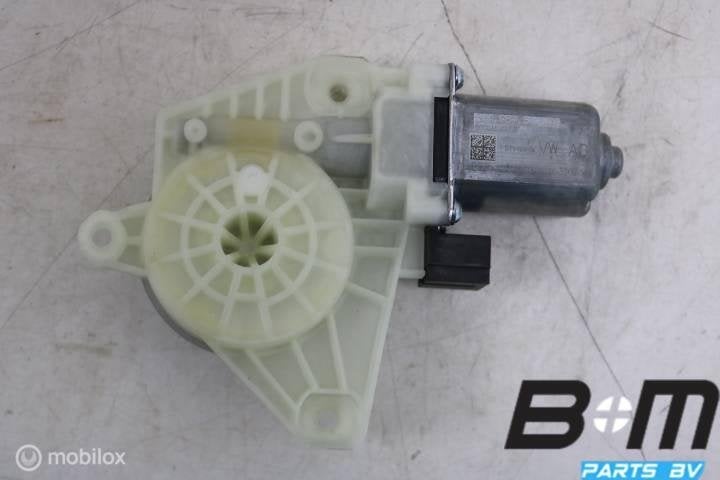 Raammotor rechtsachter VW Passat B8 Var. FL GTE 5Q4959802D, Utilisé
