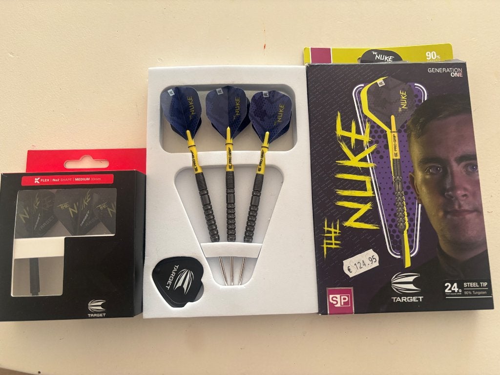 Set Luke littler 24 gram in heel goede staat +k flex nieuw, Sport en Fitness, Darts, Ophalen, Zo goed als nieuw, Pijlen