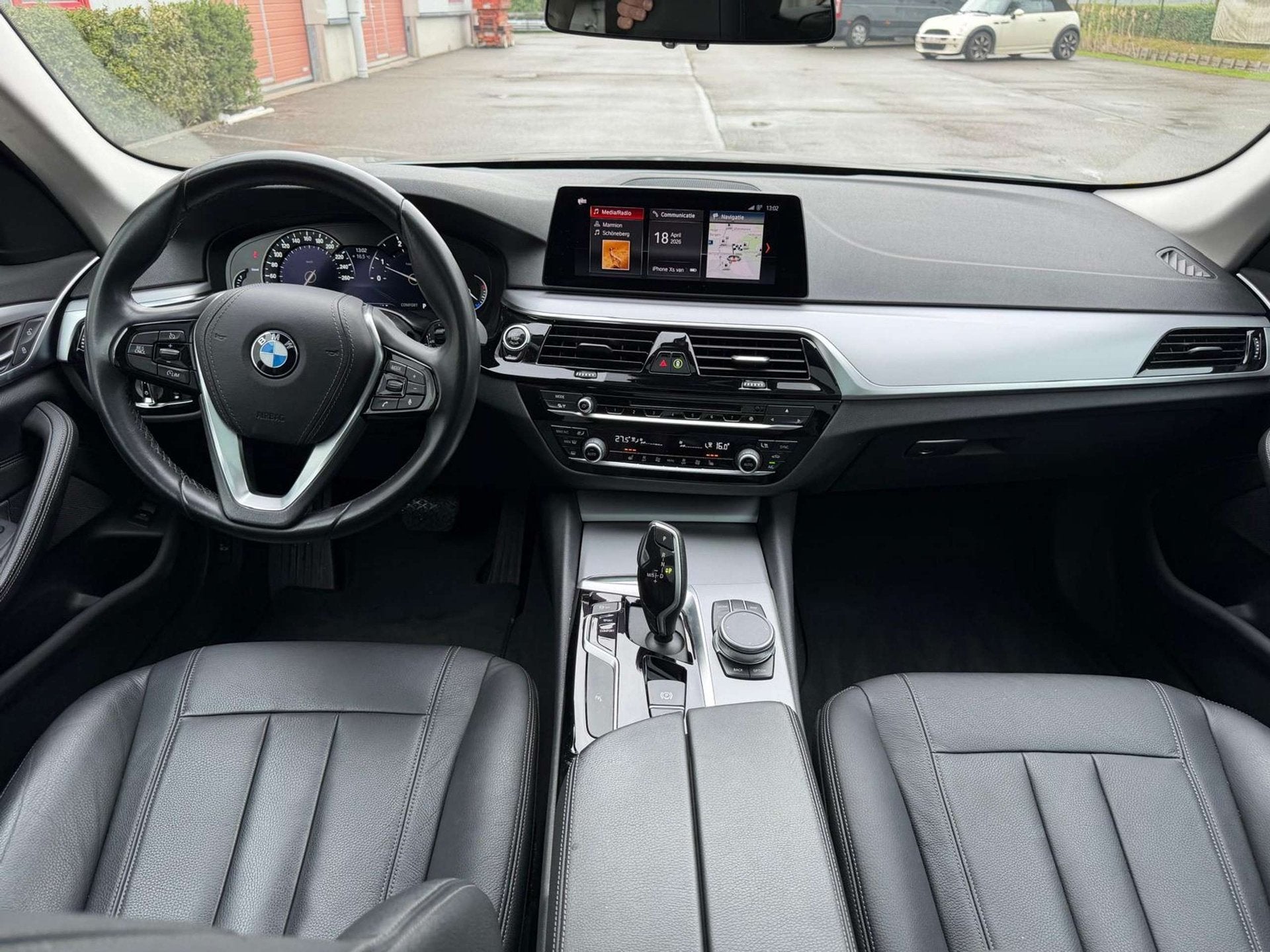 BMW 5 Serie 518 dA Touring Pano dak/Carplay/Leder/Camera, Argent ou Gris, Entreprise, Entretenue par le concessionnaire, Noir