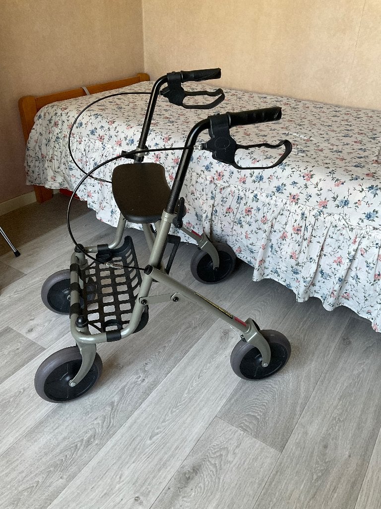 Déambulateur 4 roues, Diversen, Ophalen, Gebruikt