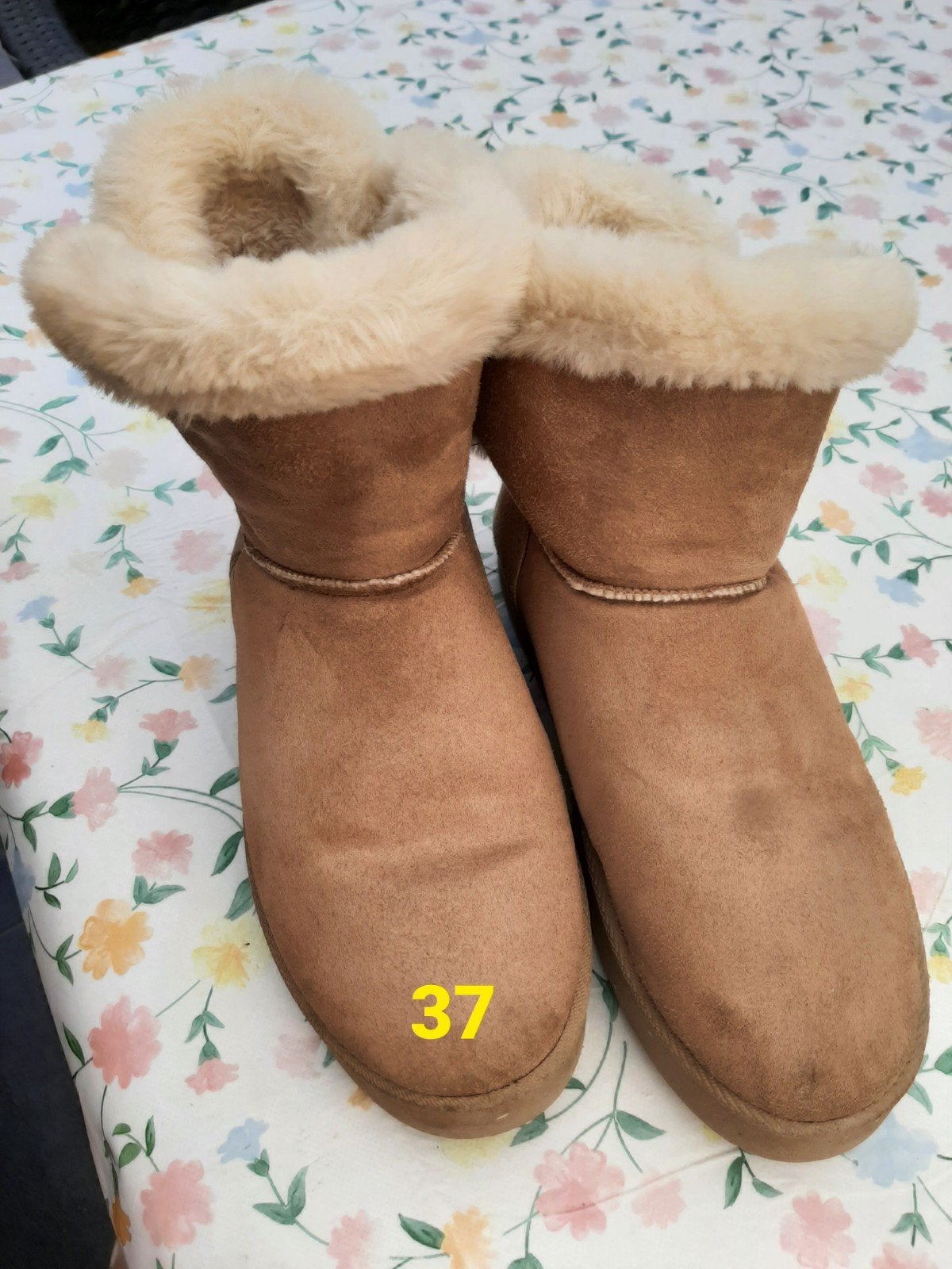 Ugg, Enlèvement