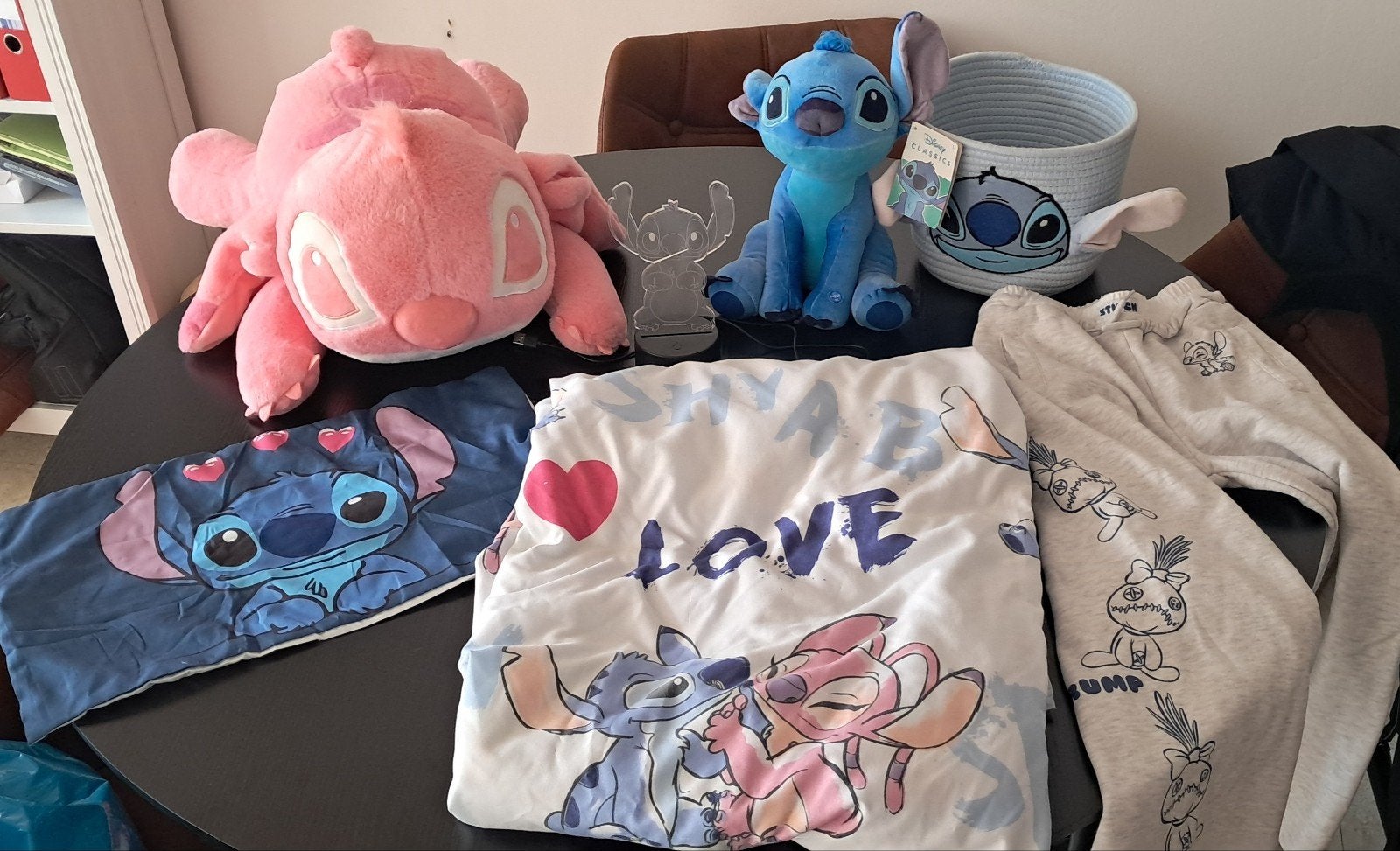 Stitch 2 knuffel+ nacht lampje+ 2 pers dekbed met sloop enz, Ophalen