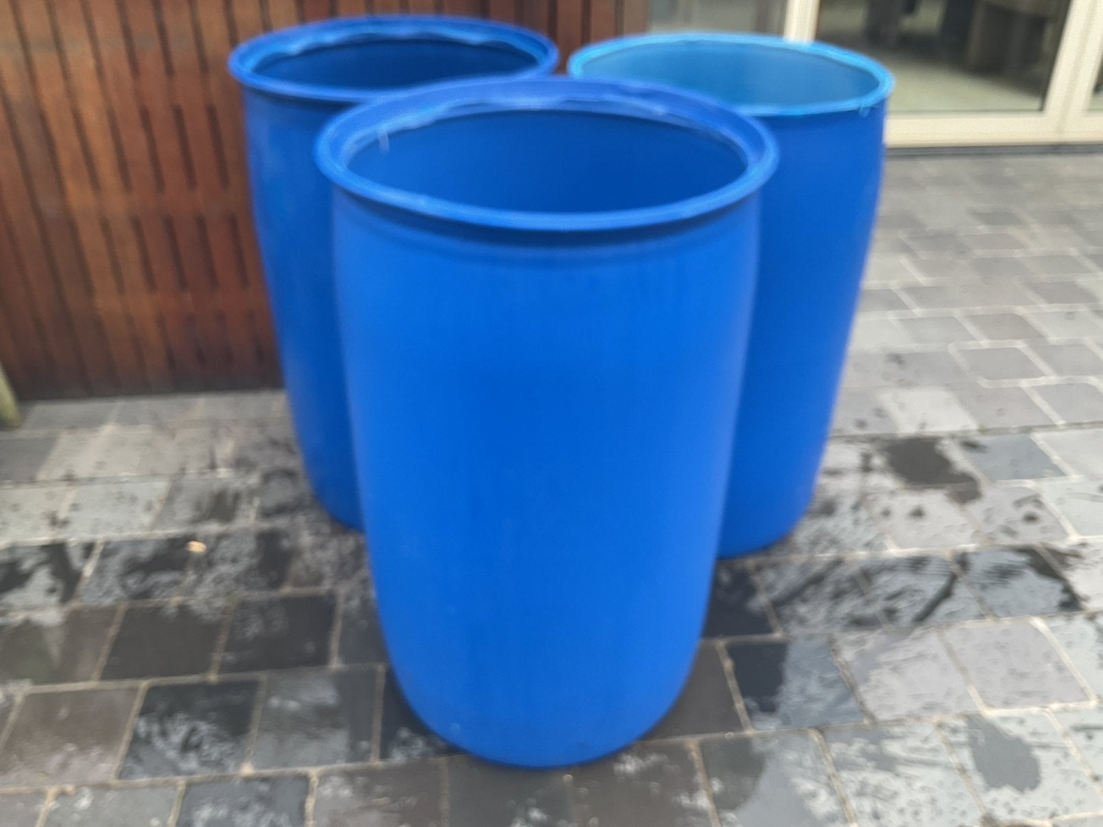 PVC TONNEN, Ophalen, Zo goed als nieuw