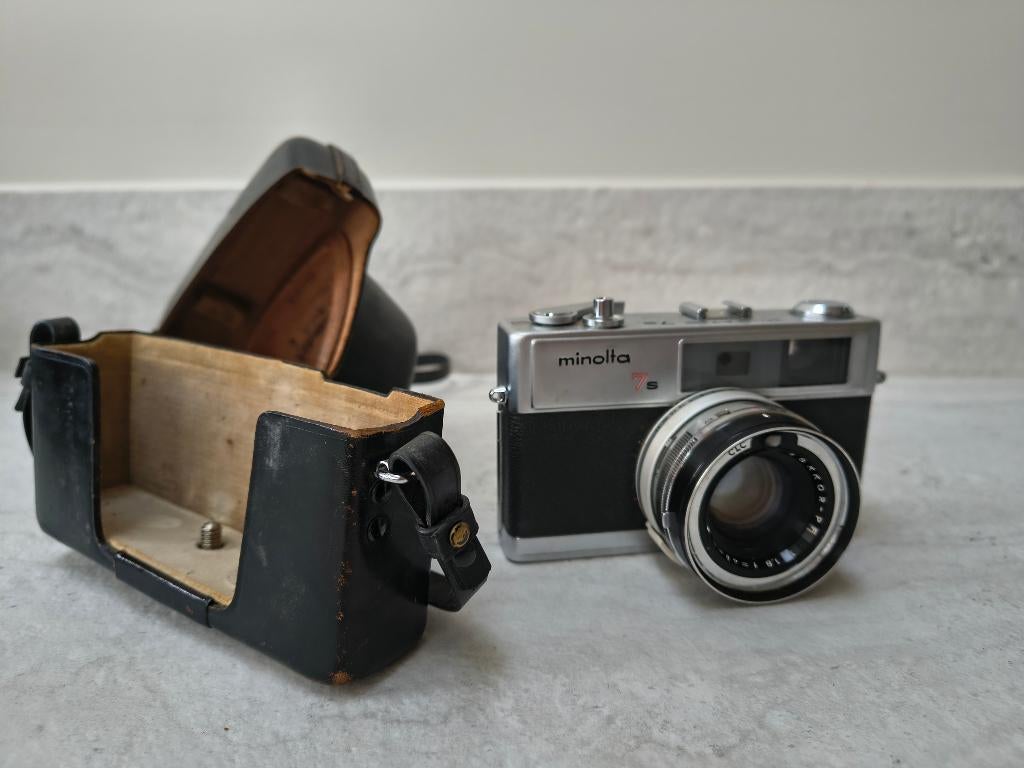 Minolta camera met lederen draagtas, Enlèvement ou Envoi, Comme neuf, Compact, Minolta