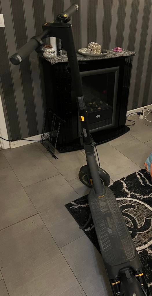 Ninebot max g2 version global 35km/h, Enlèvement, Utilisé