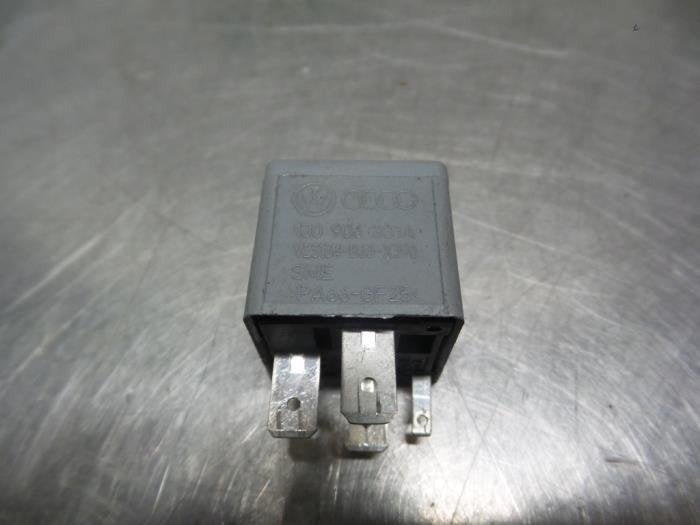 Relais d'un Volkswagen Polo (Polo 99-), Volkswagen, -, 3 mois de garantie, Utilisé