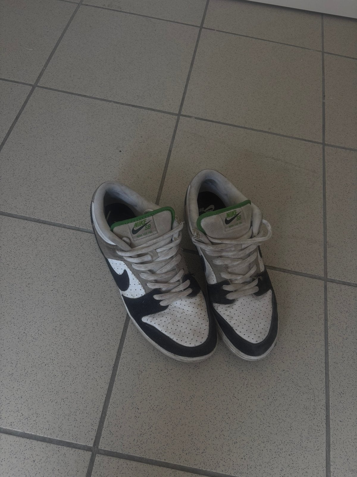 Nike SB Dunk Low Staple Panda Pigeon 43, Ophalen, Zo goed als nieuw