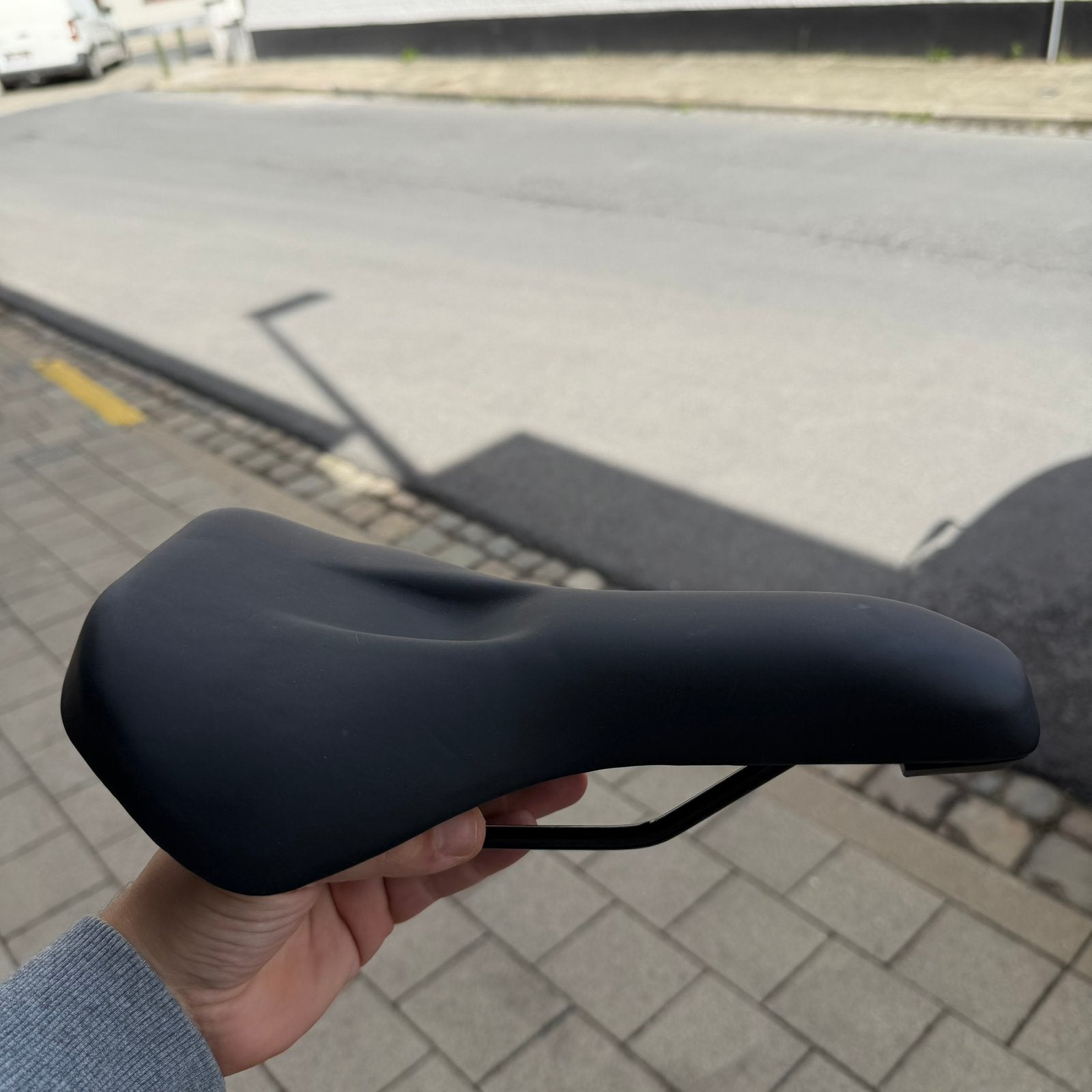Origineel zadel voor BTWIN E-ACTV 100 – nieuw en ongebruikt, Fietsen en Brommers, Fietsonderdelen, Ophalen of Verzenden, Zo goed als nieuw