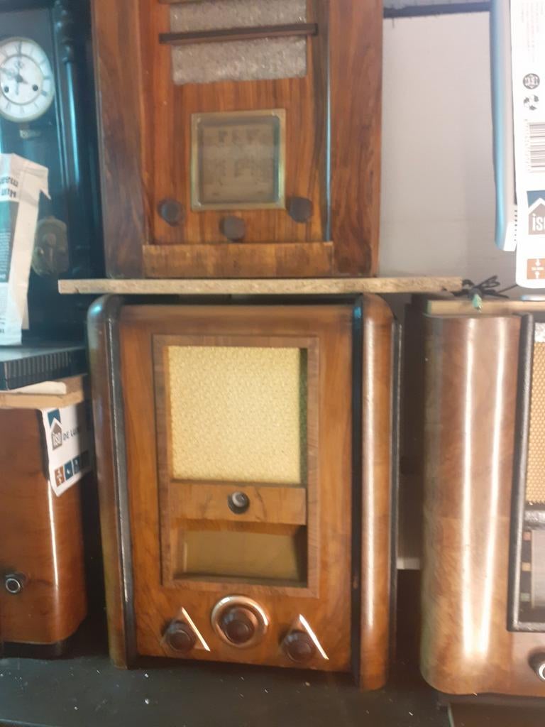 Oude radio's en bijhorende radiolampen +-400, Audio, Tv en Foto, Radio's, Ophalen, Radio
