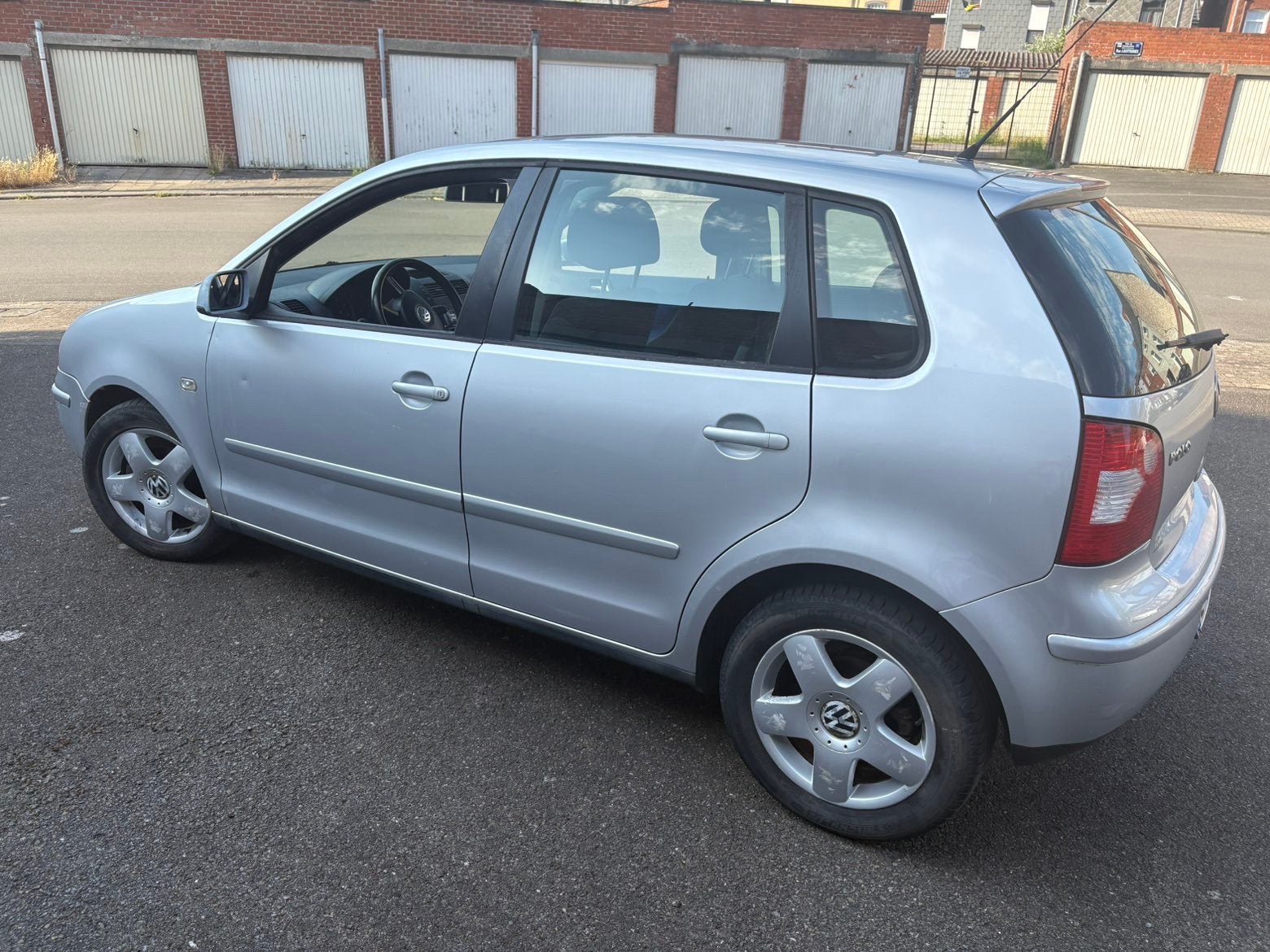 Volkswagen Polo FUN 1.4TDi 2004 •PRÊTE À IMMATRICULER, Autos, Argent ou Gris, 4 portes, Entreprise, Boîte manuelle