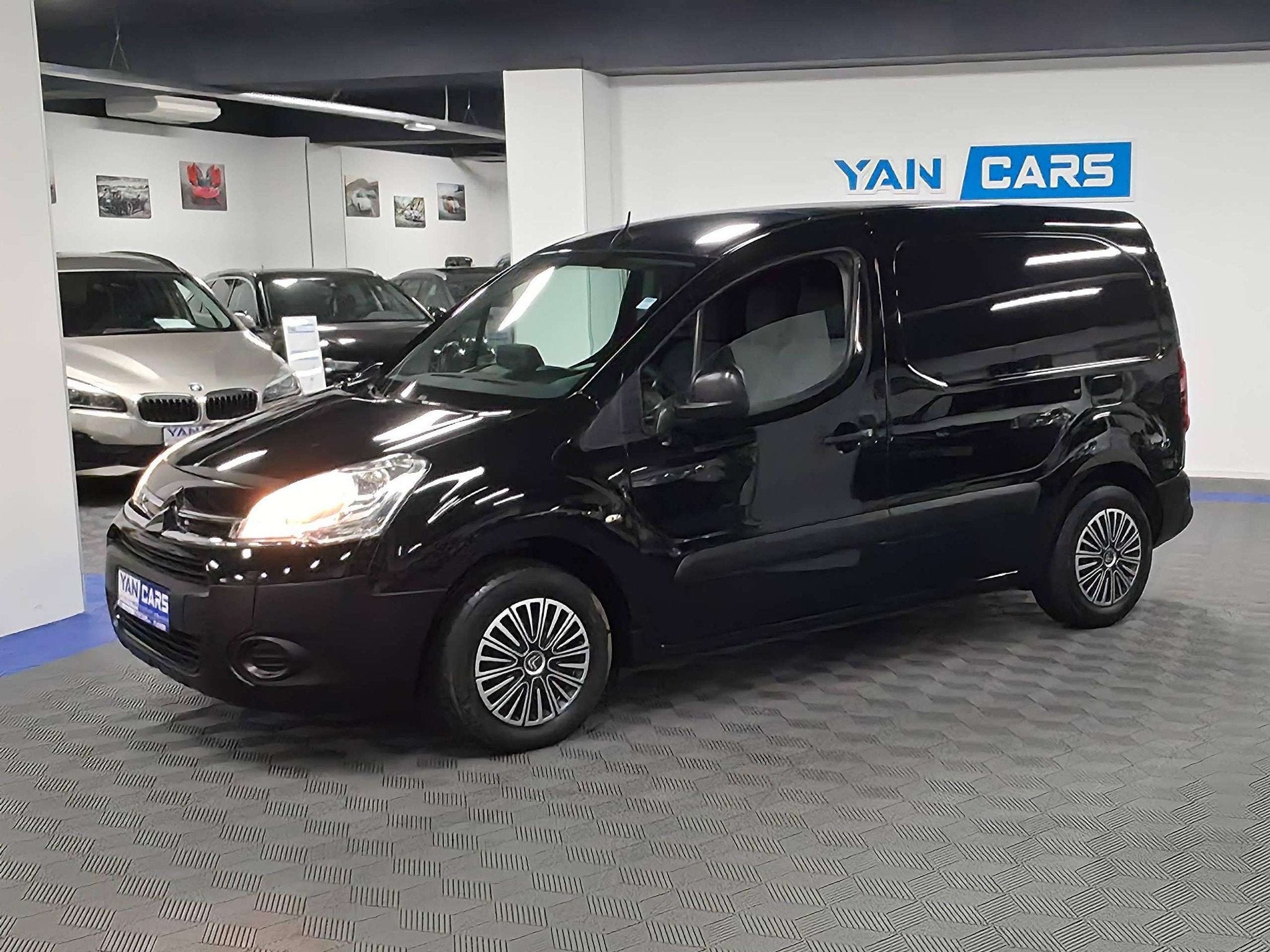Citroën Berlingo 1.6 HDi Boîte Auto - Distribution NEUVE -, Autos, Camionnettes & Utilitaires, Achat, 90 ch, Entreprise, 5 portes