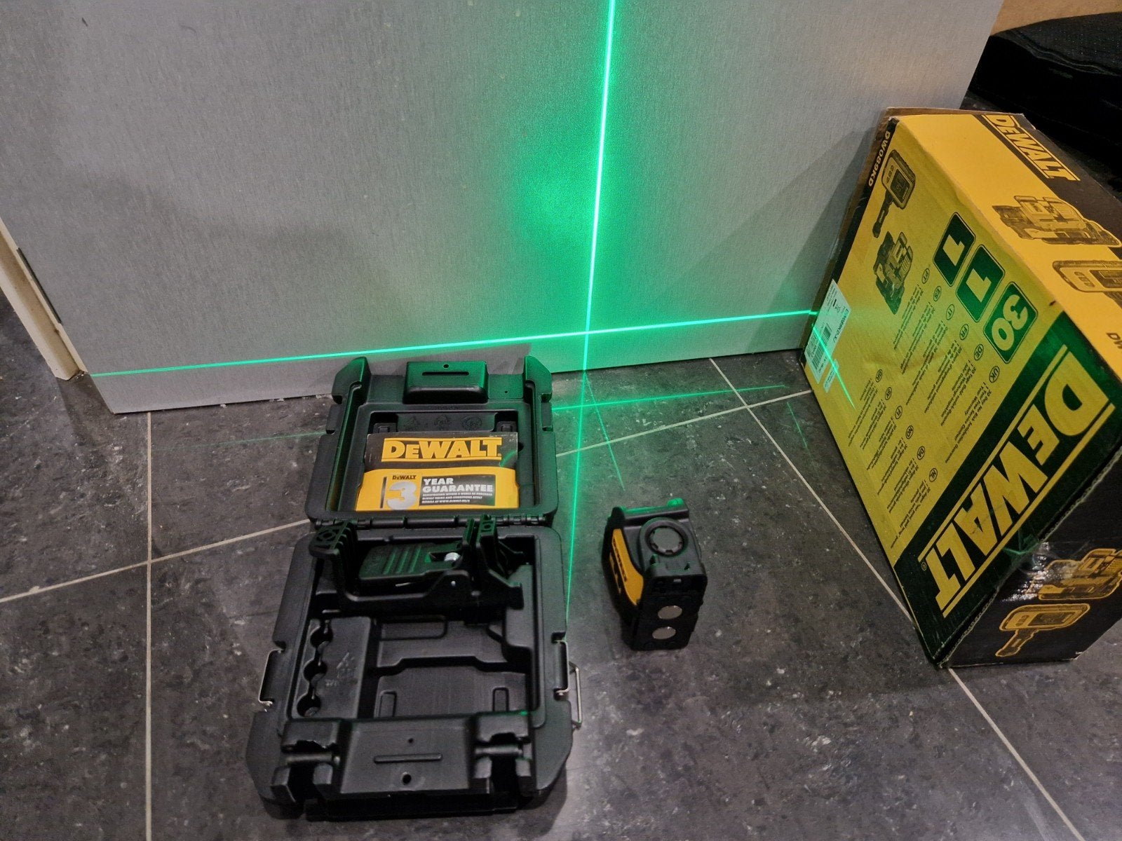 Laser à ligne verte DeWALT DW088CG-XJ, Enlèvement