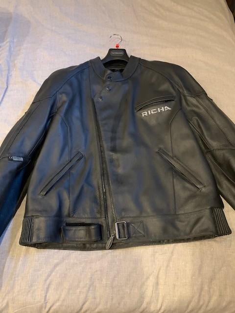 Prachtige zwarte lederen motorjas Richa, Seconde main, Manteau | cuir, Hommes, Richa