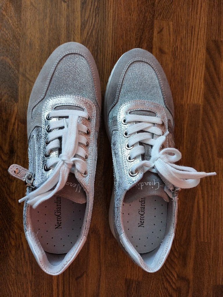 Sneakers NeroGiardini, maat 37 (= maat 38), Ophalen of Verzenden, Sneakers