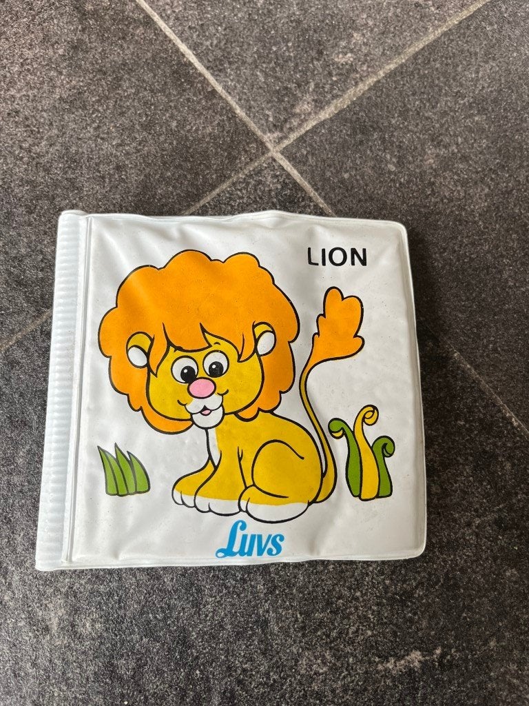livre en plastique avec des animaux, Enlèvement ou Envoi