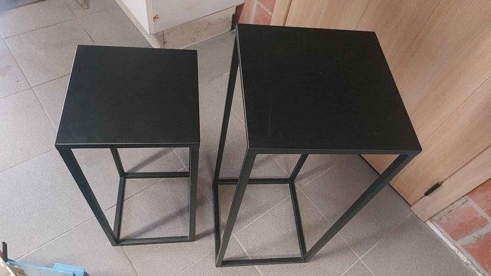 Set van 2 bijzettafels / plantenstaanders, Ophalen, Zo goed als nieuw, Vierkant