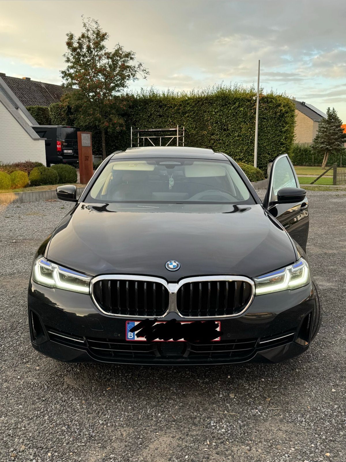 BMW 530e G30 LCI | 2023 | Full Option | 64.000 km | Automaat, Auto's, BMW, Automaat, 4 deurs, Parkeerassistent, Zwart